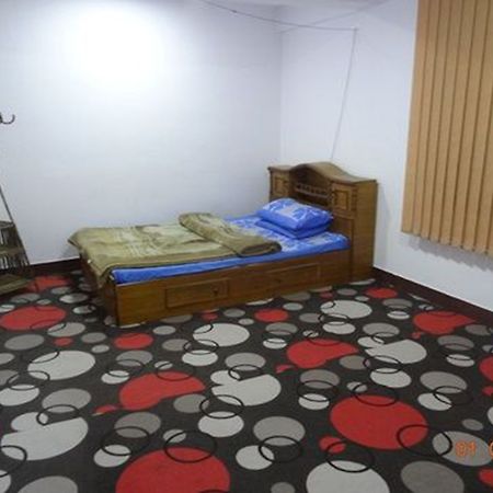 Distinctive Nepal Home Stay Катманду Экстерьер фото