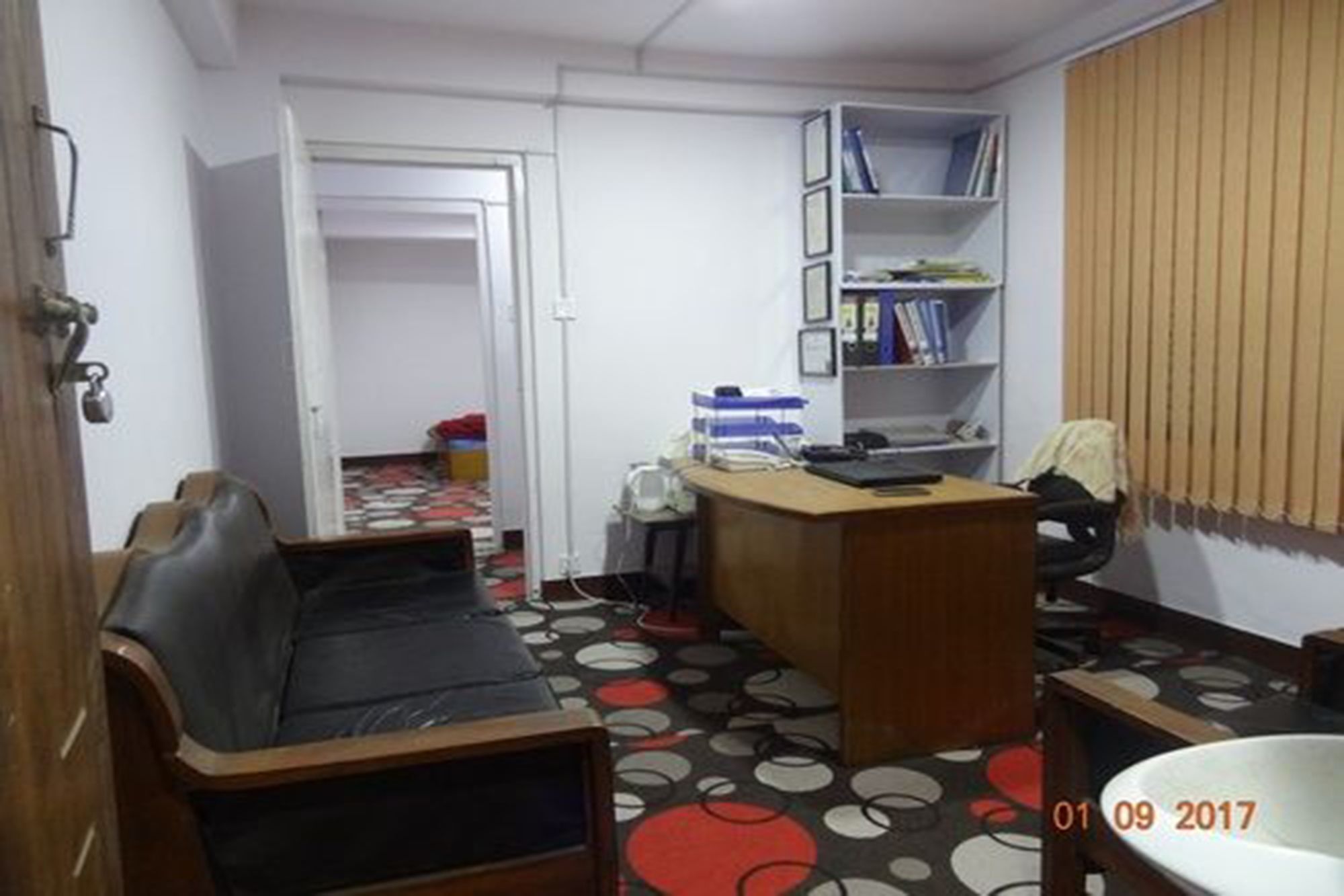 Distinctive Nepal Home Stay Катманду Экстерьер фото
