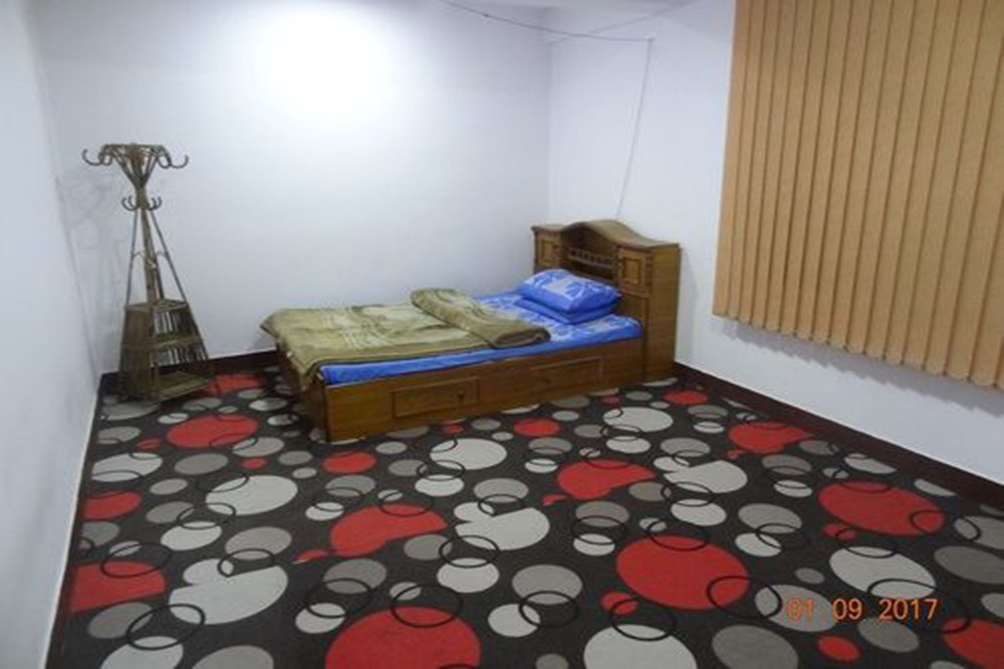 Distinctive Nepal Home Stay Катманду Экстерьер фото